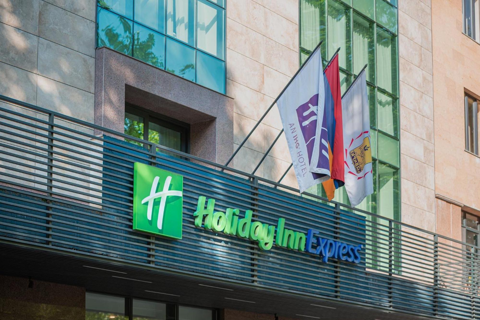 Holiday Inn Express - Yerevan, An Ihg Hotel Exterior foto