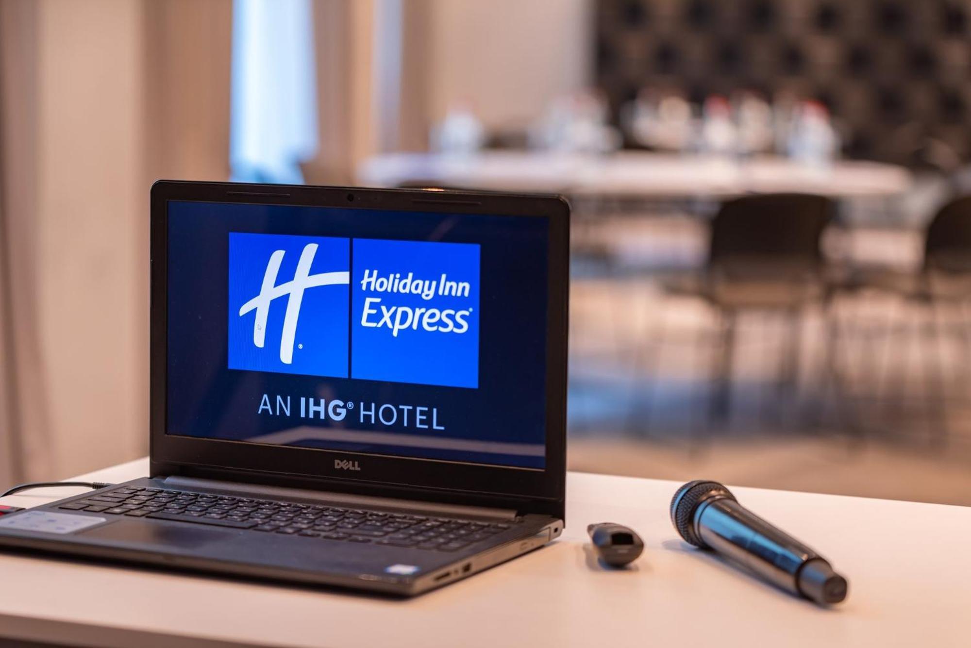 Holiday Inn Express - Yerevan, An Ihg Hotel Exterior foto